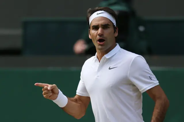 Roger Federer celebrates at Wimbledon in 2016