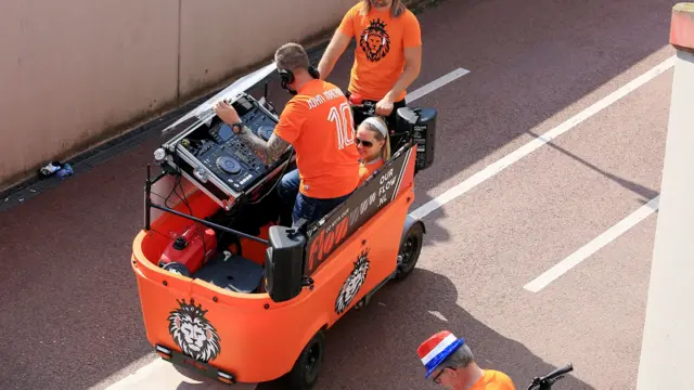 mobile DJ