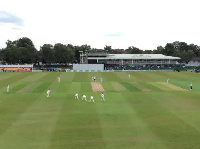 Chris Rushworth bowls to Harry Dearden in Leicester