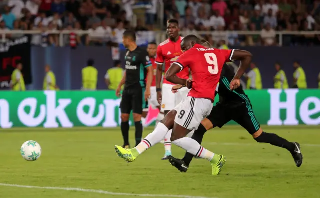Lukaku scores