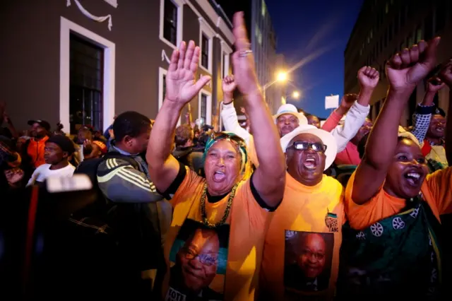 ro-Zuma supporters celebrate after the vote of no confidence against President Jacob Zuma failed in Cape Town, South Africa, August 8, 2017.