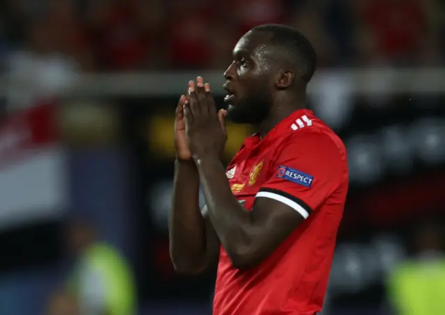 Lukaku looks dejected after missing a chance