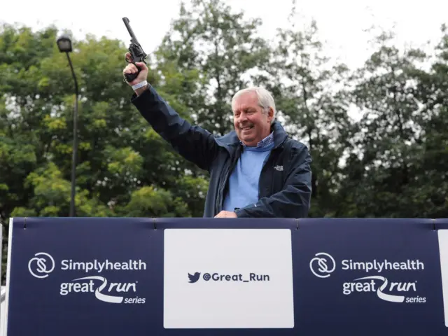 Brendan Foster starts the 2017 Great North Run