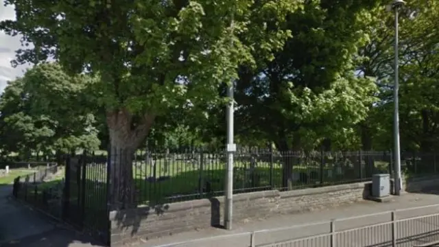 Spring bank cemetery entrance