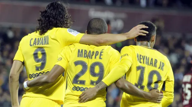 PSG's Edinson Cavani, Kylian Mbappe and Neymar celebrate against Metz