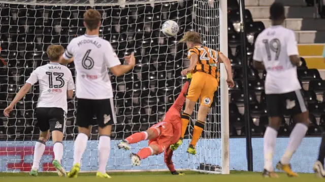 Jarrod Bowen scores