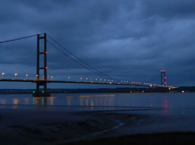 Humber Bridge at night