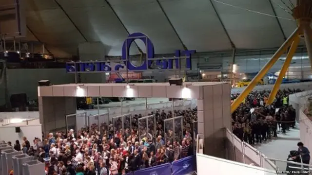 Foos fans at the O2 Arena