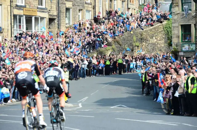 Massive crowds in Yorkshire watching the cycling