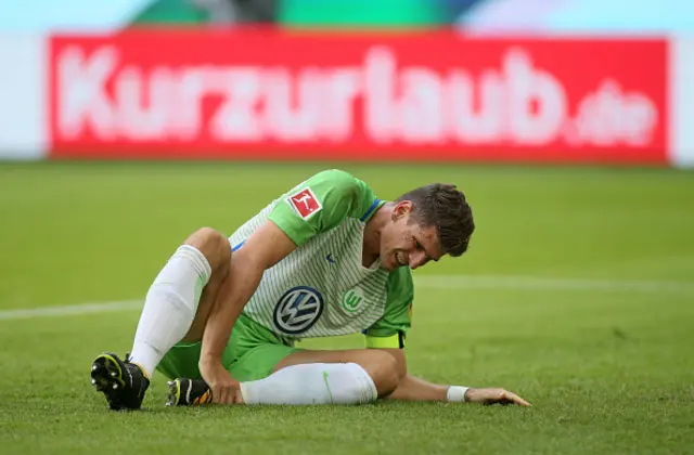 Mario Gomez injured vs Hannover 96 (09/09/17)