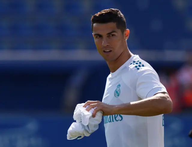 Cristiano Ronaldo warms up