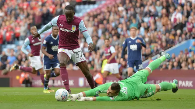 Albert Adomah scores