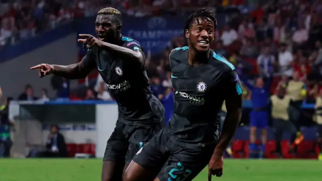 Michy Batshuayi celebrates