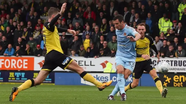 Leo Bonatini scores