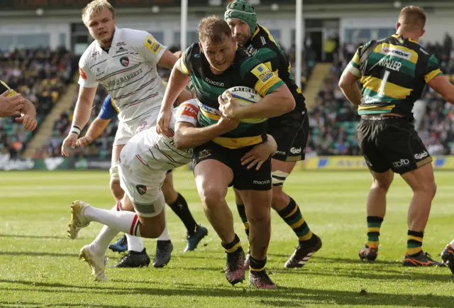 Dylan Hartley drives forwards