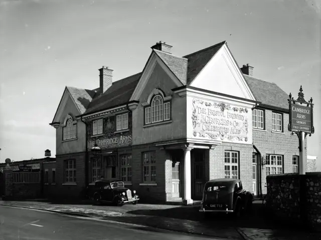 Cambridge Arms