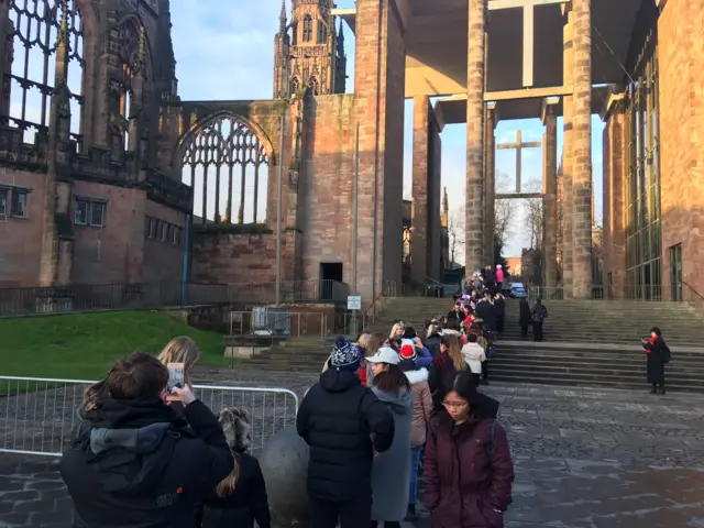 Queues at the cathedral