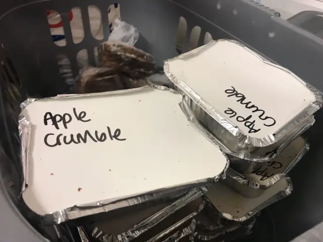 Apple crumbles