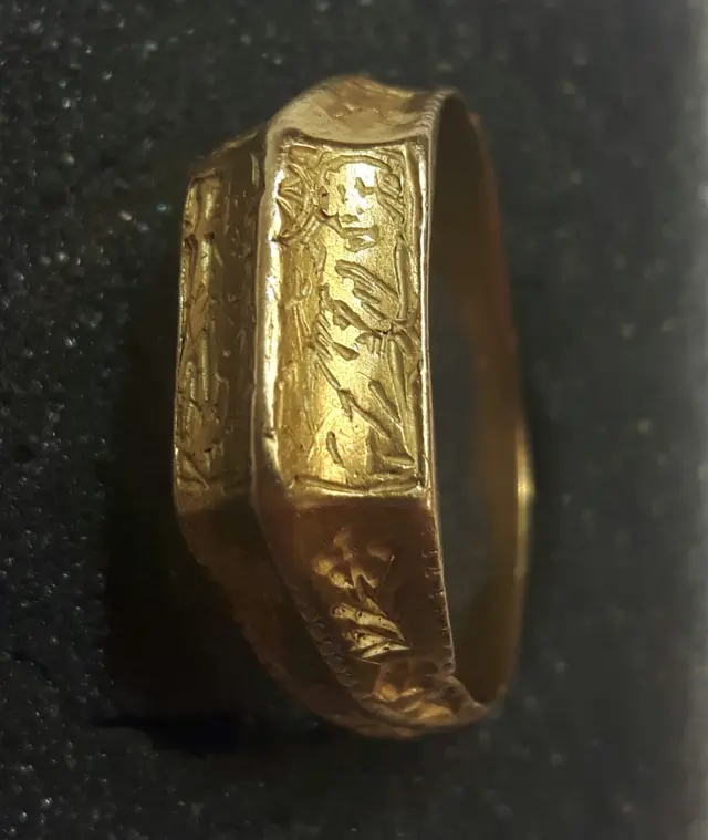 gold ring