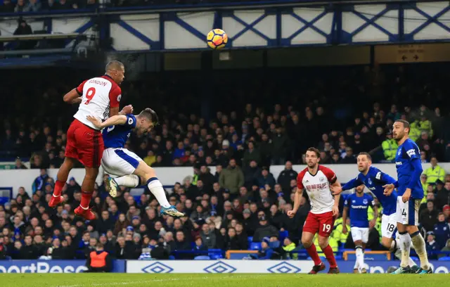 Salomon Rondon heads over