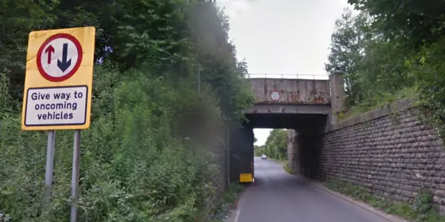 Shaw Lane railway bridge