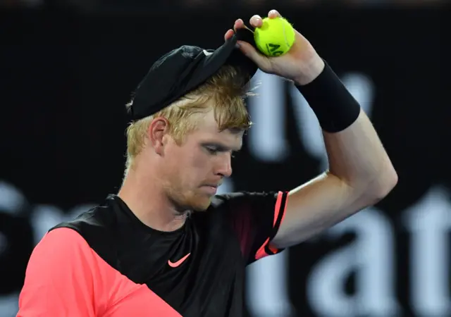 Kyle Edmund reacts