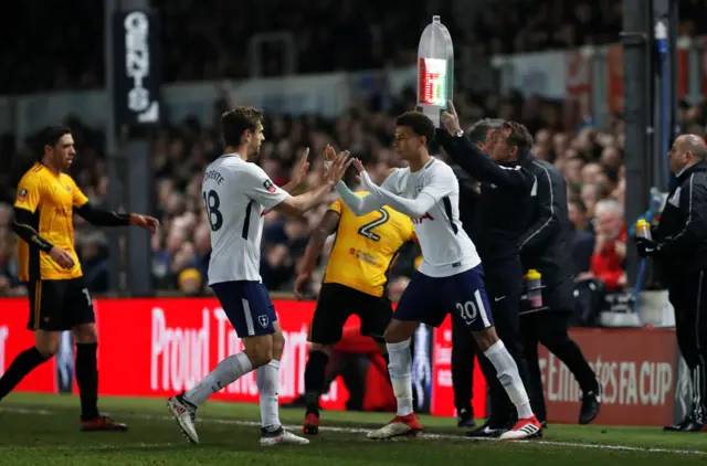 Dele Alli replaces Fernando Llorente