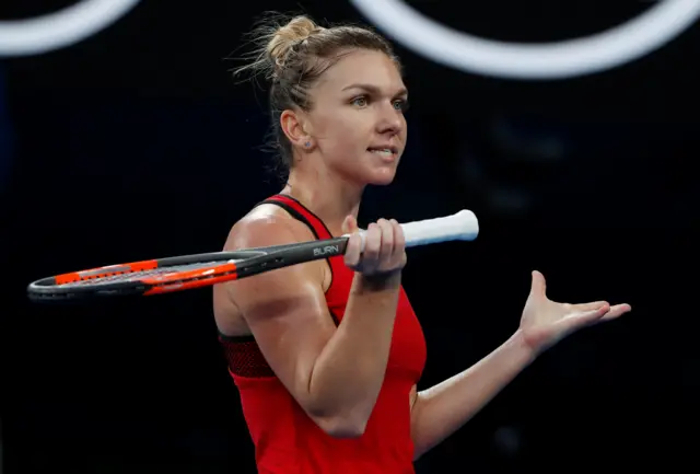 Simona Halep reacts