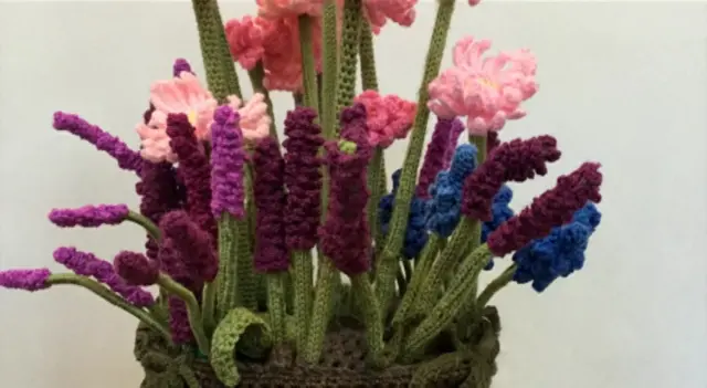 Knitted flowers