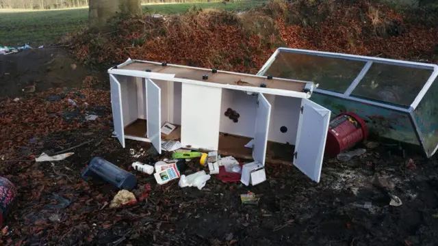 Rubbish in Thurnscoe, Barnsley