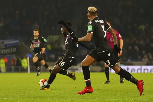 Bakary Sako equalises for Crystal Palace