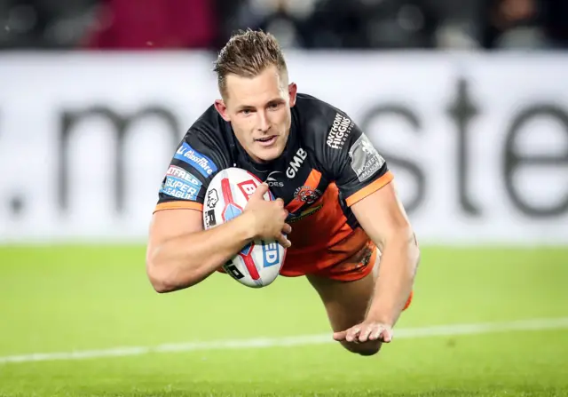 Greg Eden scores a try for Castleford