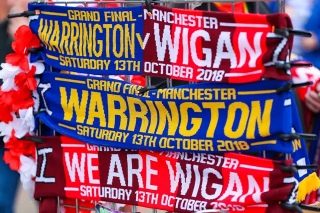 Super League Grand Final scarves