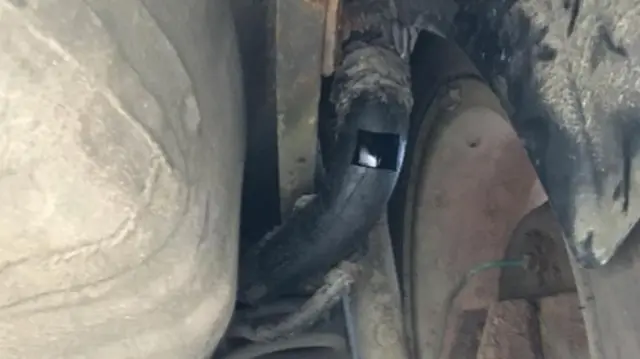 Square hole in fuel pipe