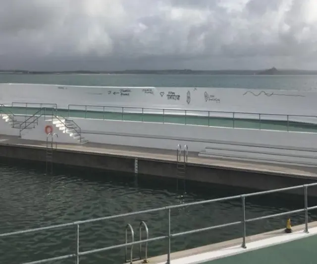 Jubilee pool graffiti