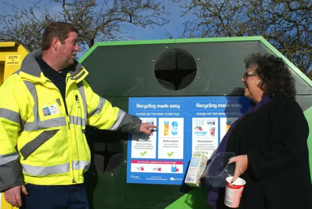 Plastic recycling bank