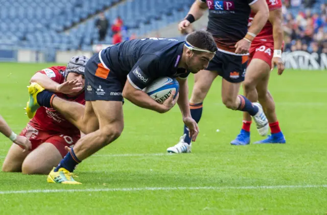 Stuart McInally scores try number three for Edinburgh