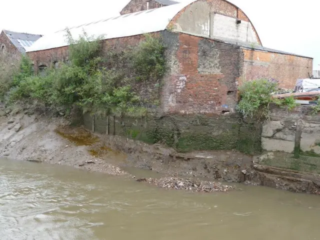 Threatened buildings along River Hull