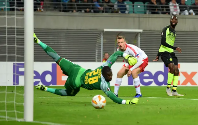 Odsonne Edouard shoots wide for Celtic