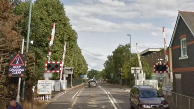 Shrewsbury level crossing