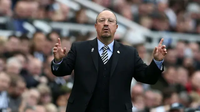 Rafael Benitez shouts from the touchline