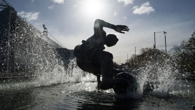 Sir Tom Finney statue