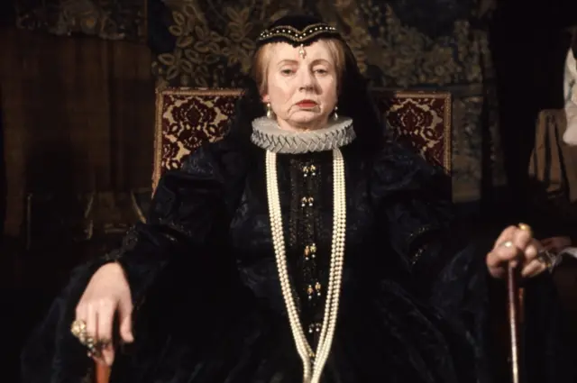 Hilary Mason as Bess of Hardwick