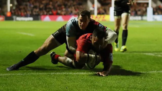 Billy Vunipola scores