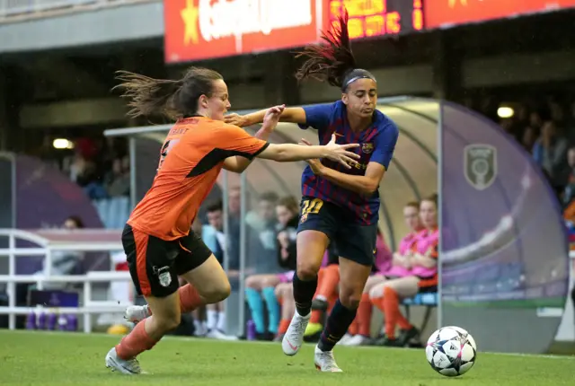 Abbi Grant and Barcelona's Andressa Alves