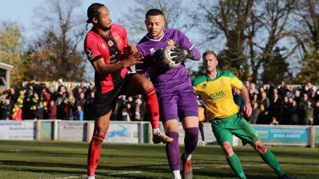 Hitchin v Solihull Moors