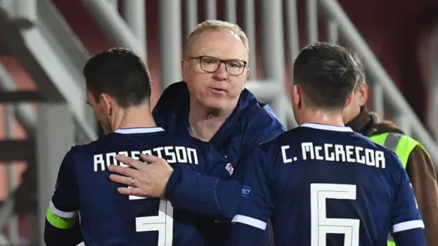 Scotland boss Alex McLeish congratulates Andy Robertson and Callum McGregor