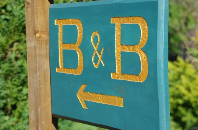 B&B sign