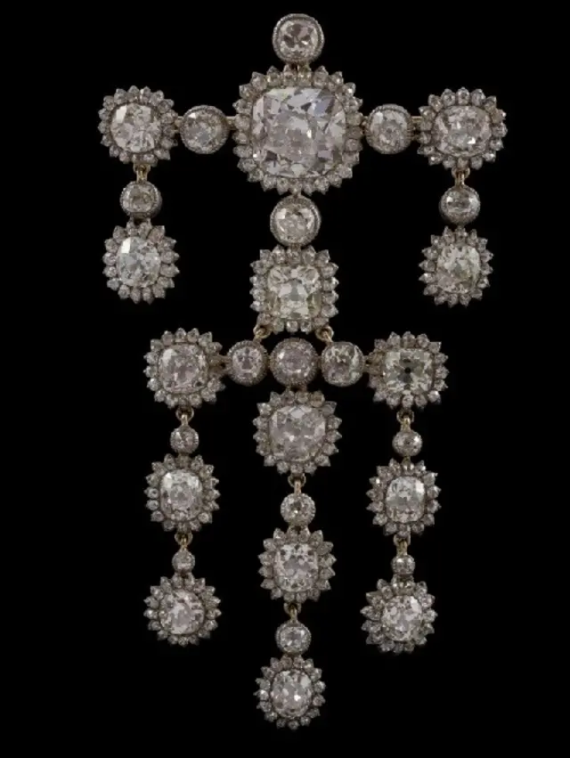 Diamond brooch