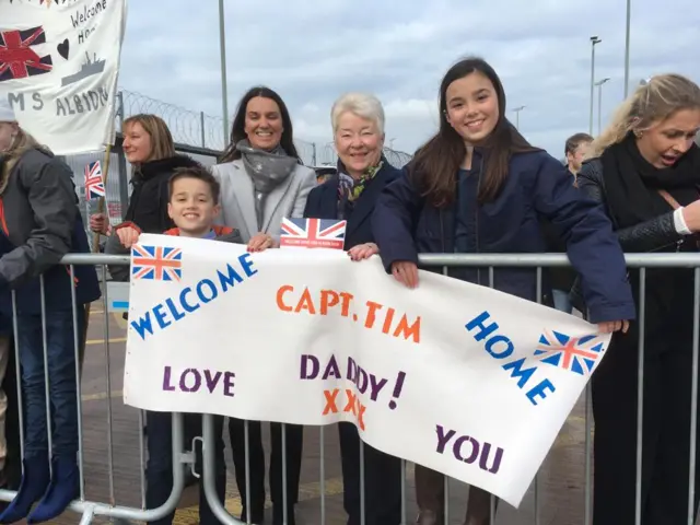 Crowds at Devonport